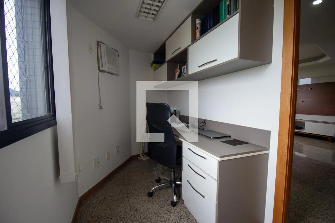 Furnished apartment with 3 en-suite bedrooms — photo 35