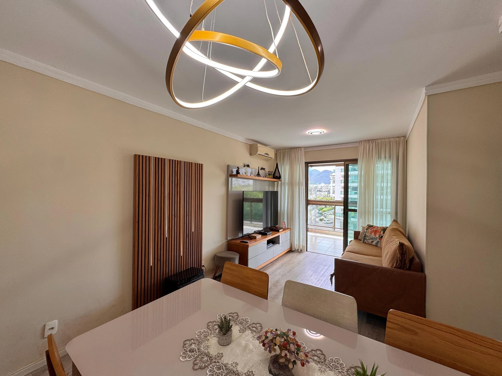 Glass-enclosed balcony in a 3-bedroom apartment, 96 m² — photo 10