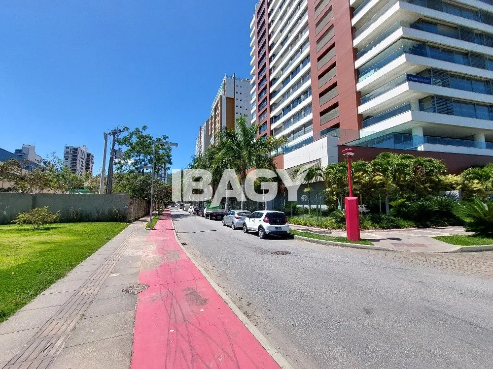 Furnished 2-suite apartment with enclosed balcony — photo 100