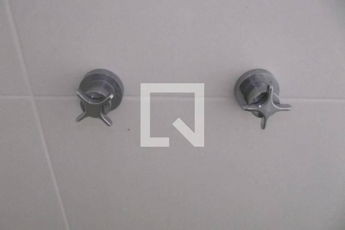 One-bedroom apartment in a building with a gym — photo 29