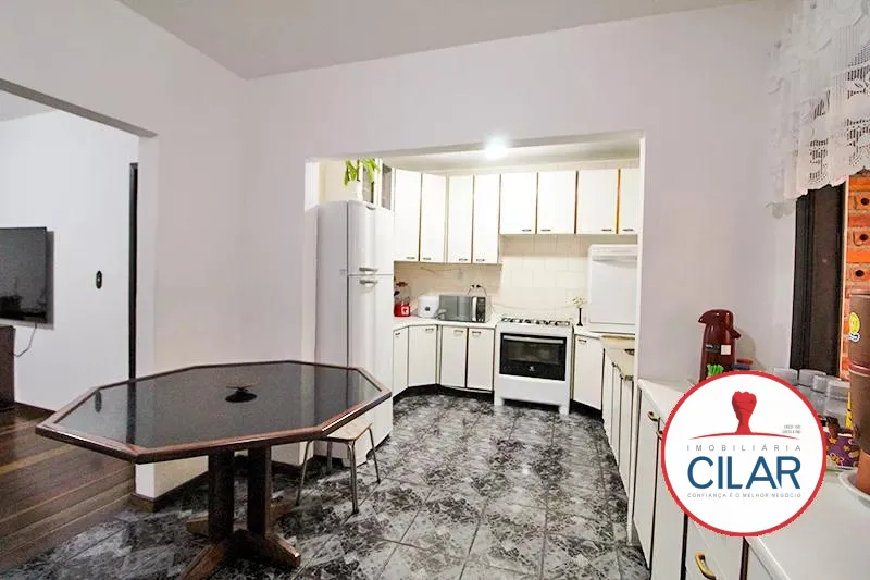 Unfurnished house with 4 bedrooms and 5 bathrooms — photo 24