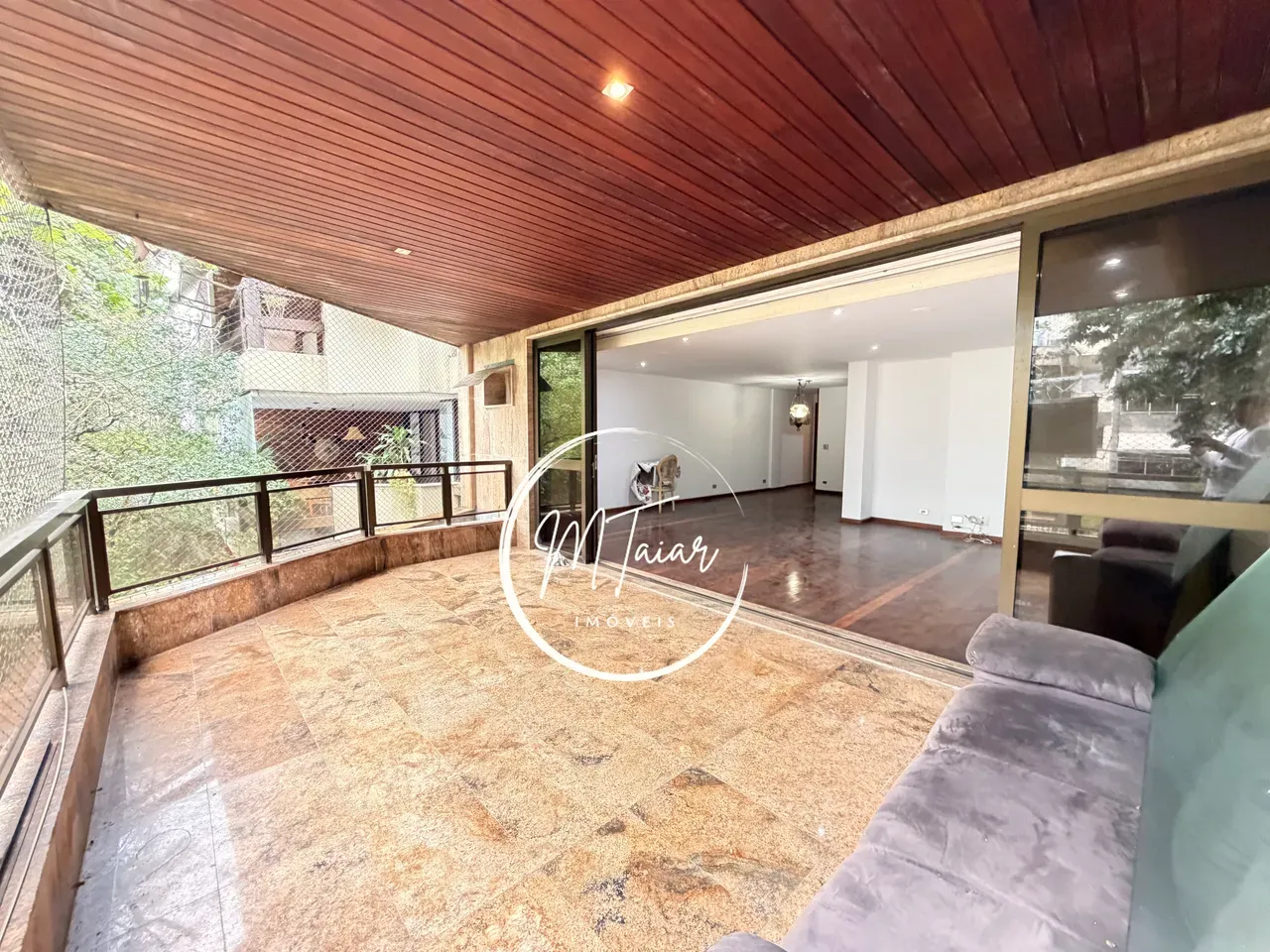 Apartment, 173 m², with a glass-enclosed balcony — photo 6