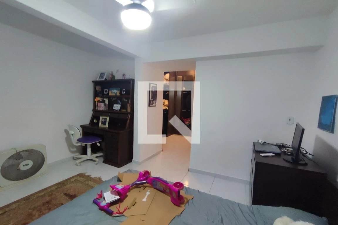 House with 3 bedrooms and a private backyard — photo 63
