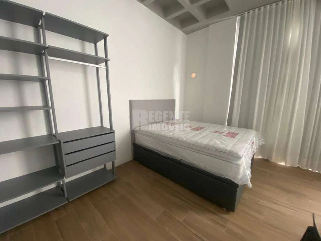 Furnished 1-bedroom apartment with open-plan kitchen — photo 4