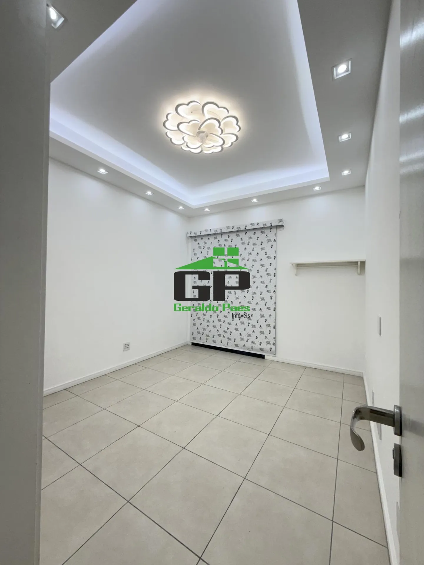3-bedroom apartment with a washing machine — photo 6