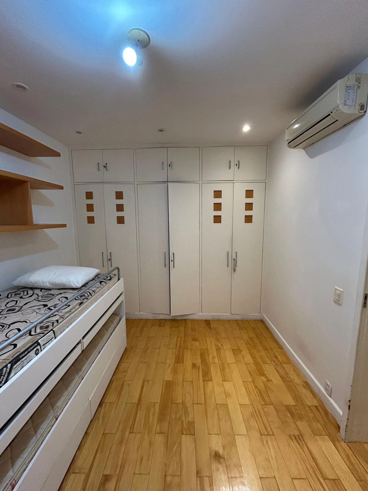 Furnished apartment, 185 m², with a washing machine — photo 25