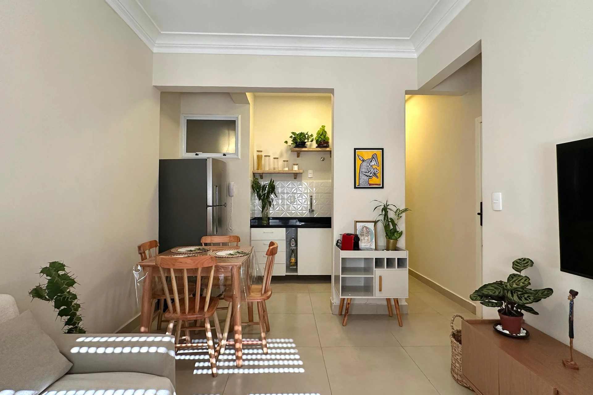 Furnished 1-bedroom apartment with 1 bathroom, no parking — photo 2