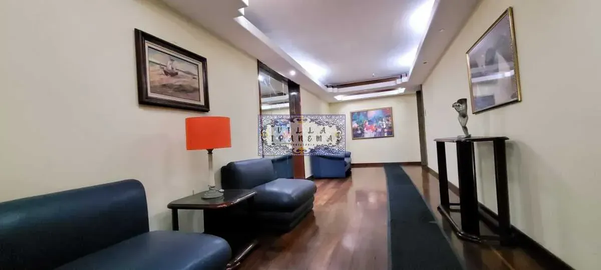 129 m² apartment with 3 bedrooms and a balcony — photo 37
