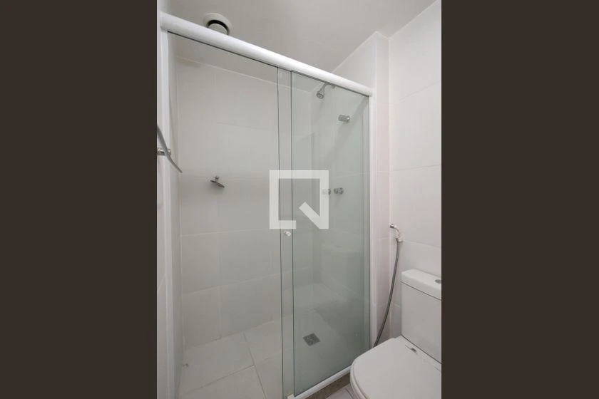 2-bedroom apartment in a building with a gym — photo 14