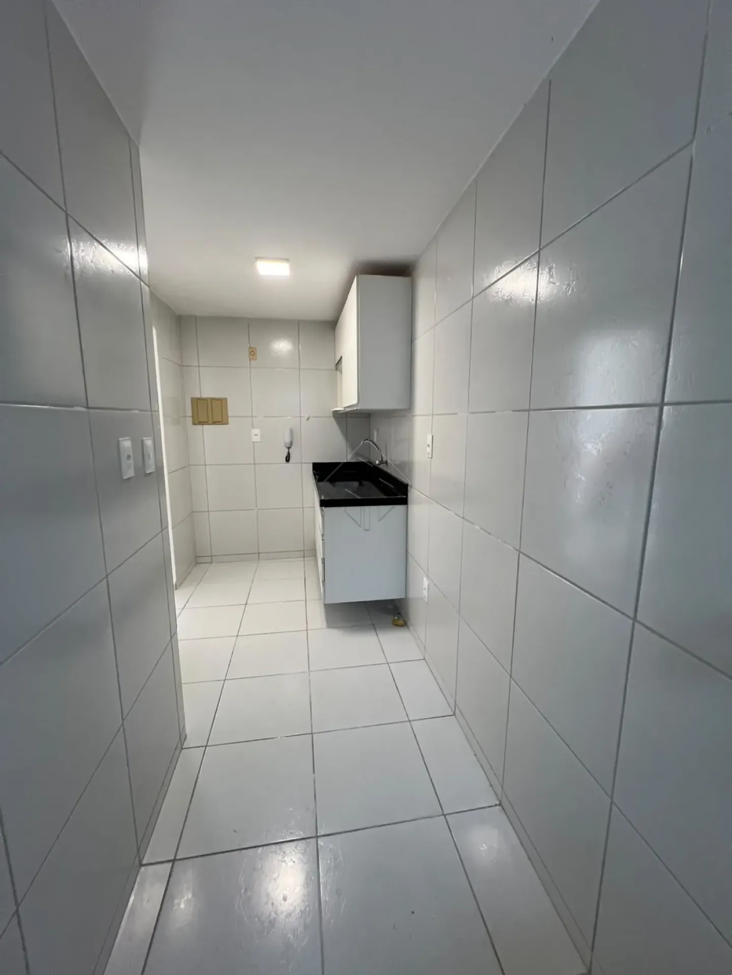 Квартира с 1 спальней, отдельной кухней и 1 местом — photo 2