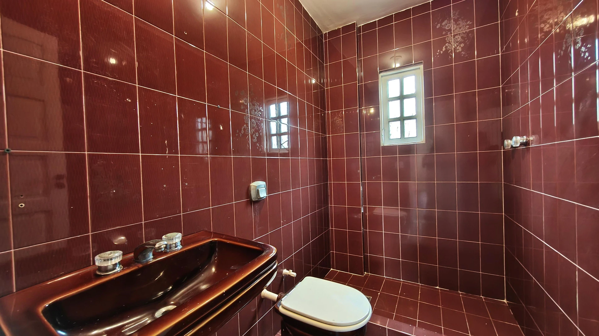 House, 250 m², with a bathtub — photo 50