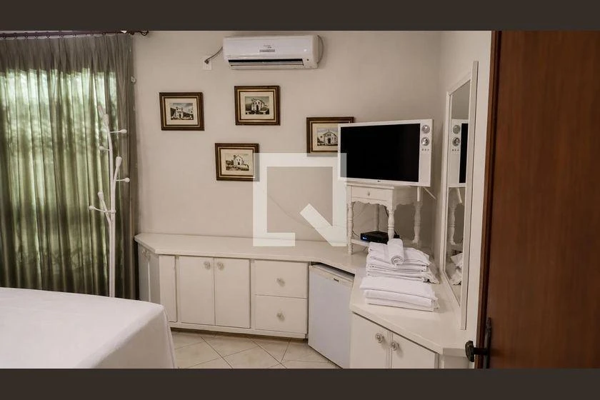 Облаштований будинок з 4 спальнями та 320 м² — photo 16