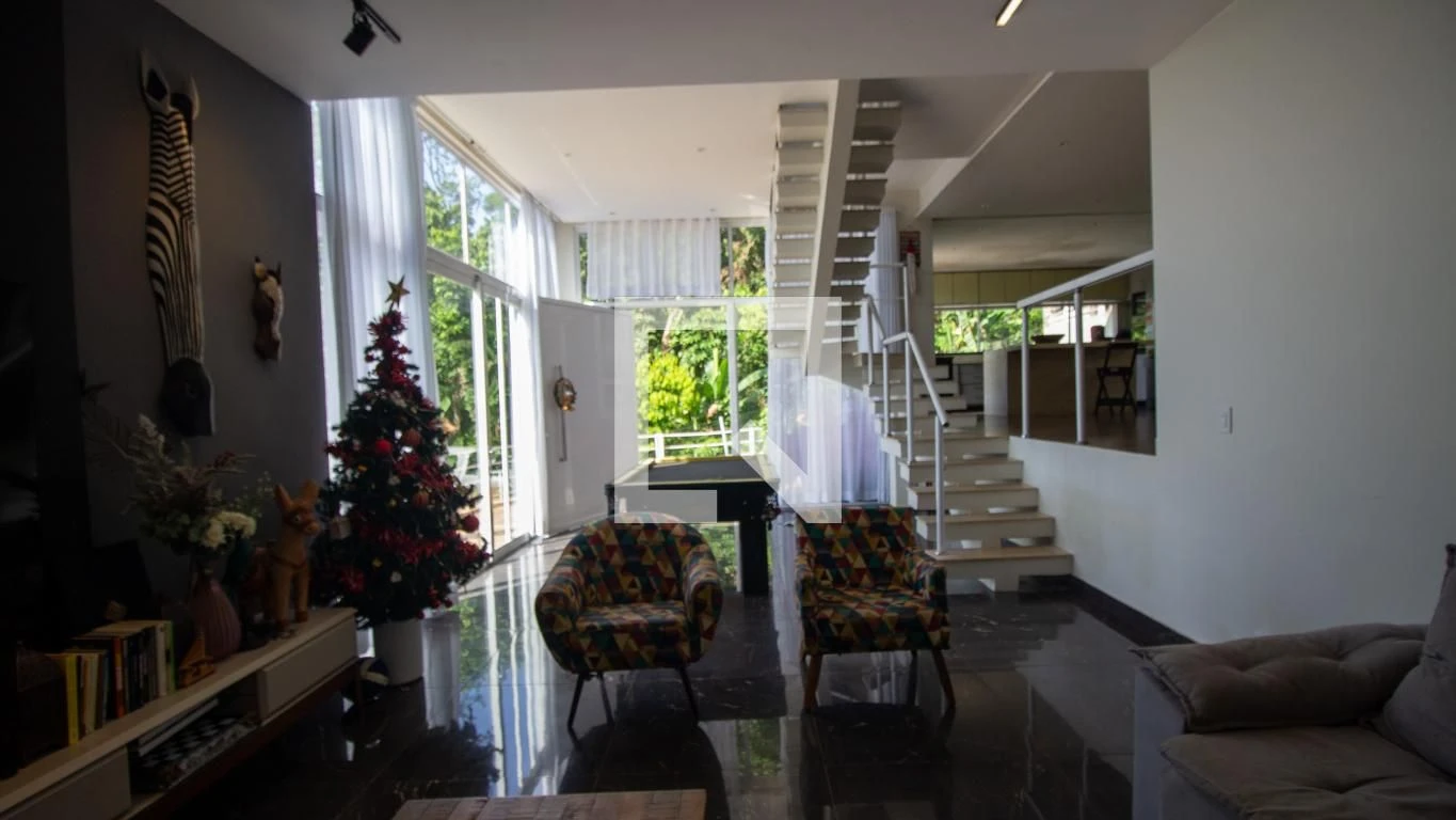 Furnished house with 5 bedrooms and 6 parking spaces — photo 31