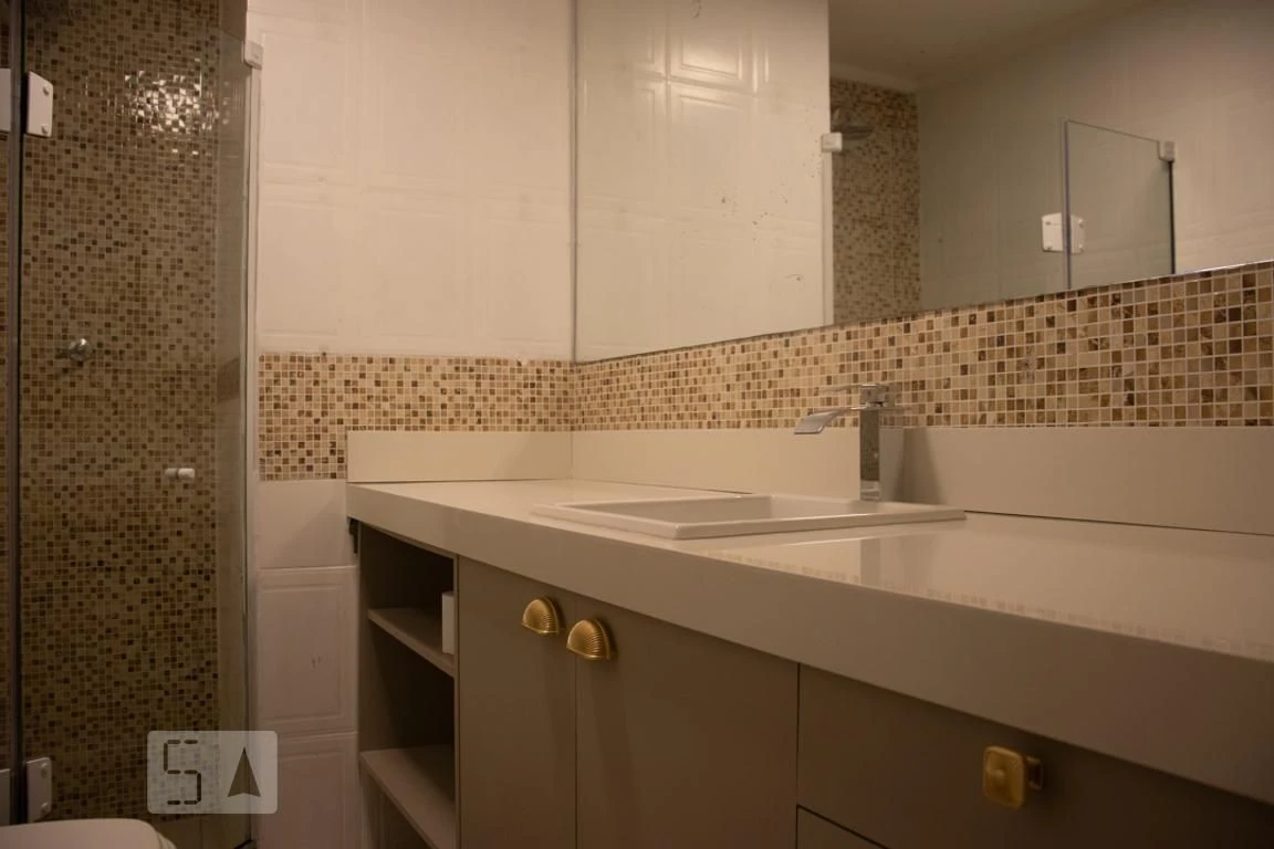 Furnished 2-bedroom apartment with enclosed glass balcony — photo 20