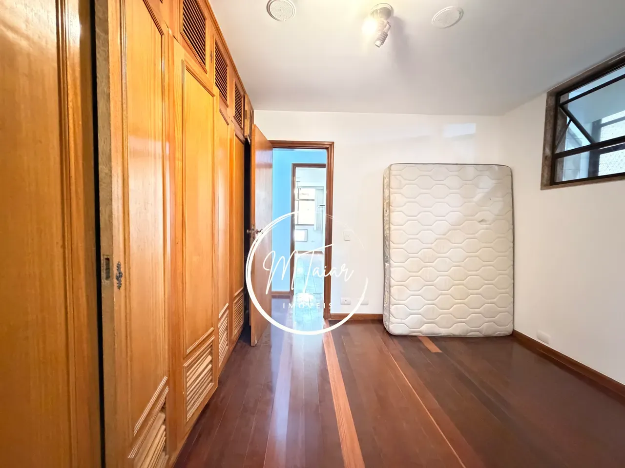 Apartment, 173 m², with a glass-enclosed balcony — photo 11