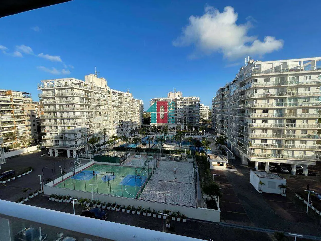 Furnished apartment, 91 m², with a glass-enclosed balcony — photo 16