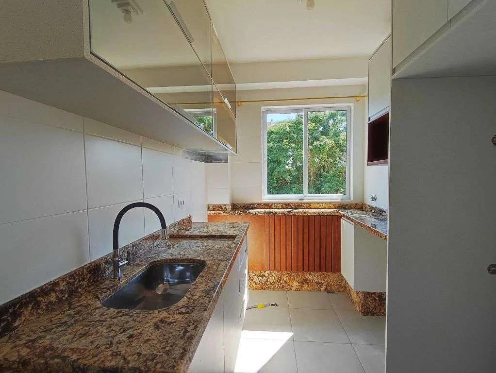 2-bedroom apartment with wood or laminate floors in Curitiba — photo 24