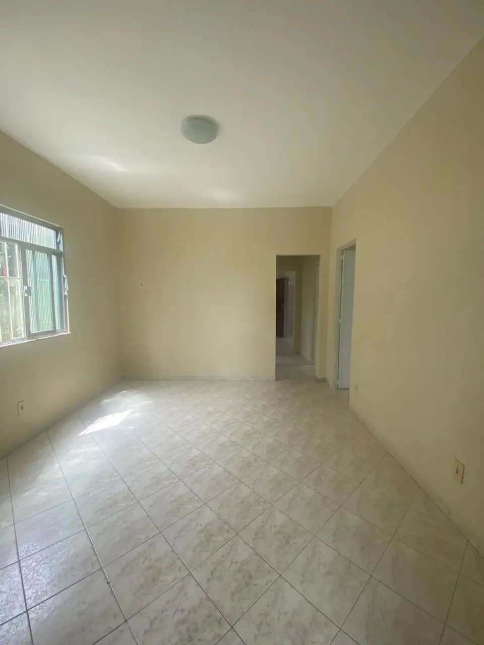 Unfurnished house with 2 bedrooms and a balcony