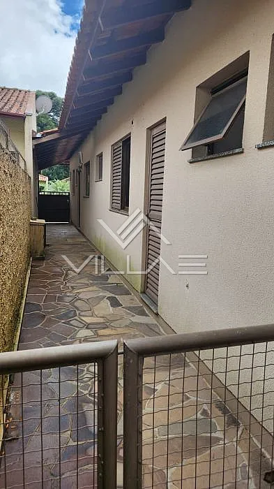 4-bedroom house with a washing machine in Curitiba — photo 31