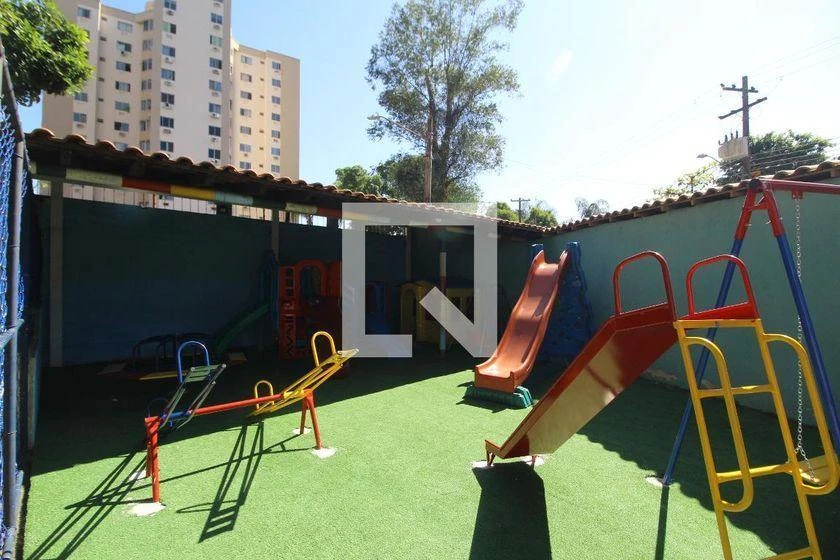 3-bedroom apartment in a building with a pool — photo 27