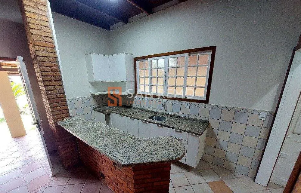 200 m² house with a fireplace and a grill on the balcony — photo 21