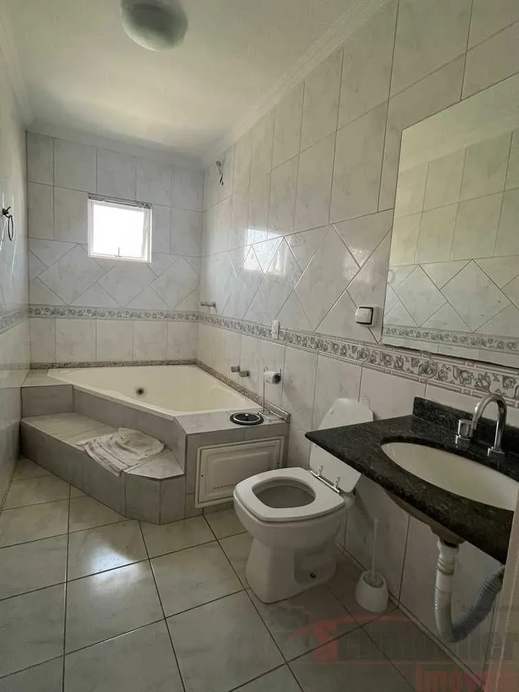 Sobrado com 3 dormitórios e churrasqueira privativa — photo 34