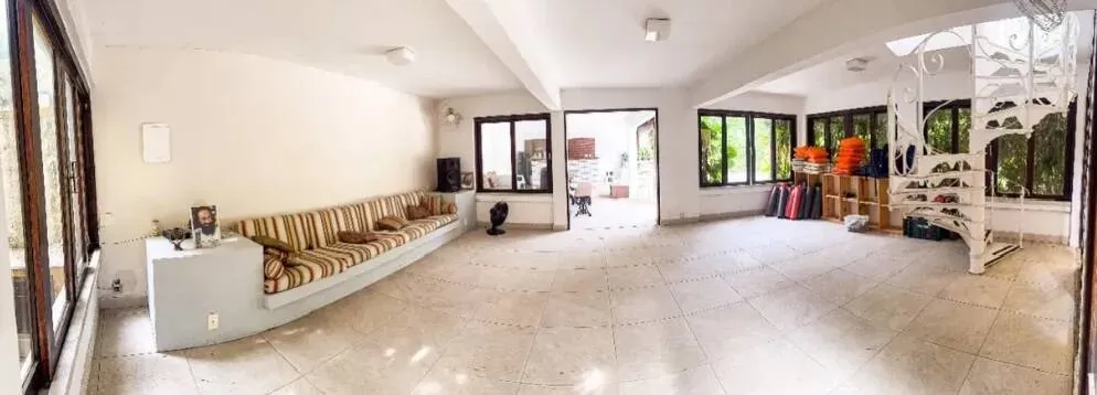 Casa mobiliada de 720 m² com 6 quartos e jardim privativo — photo 3
