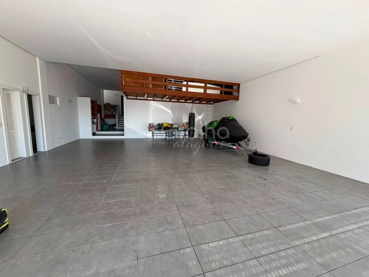 Мебльований будинок 868 м² з 3 люксами та 9 місцями — photo 5