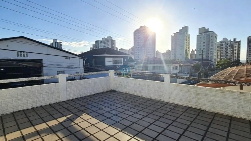 Casa amplia con 4 dormitorios, 4 baños y 3 plazas — photo 12