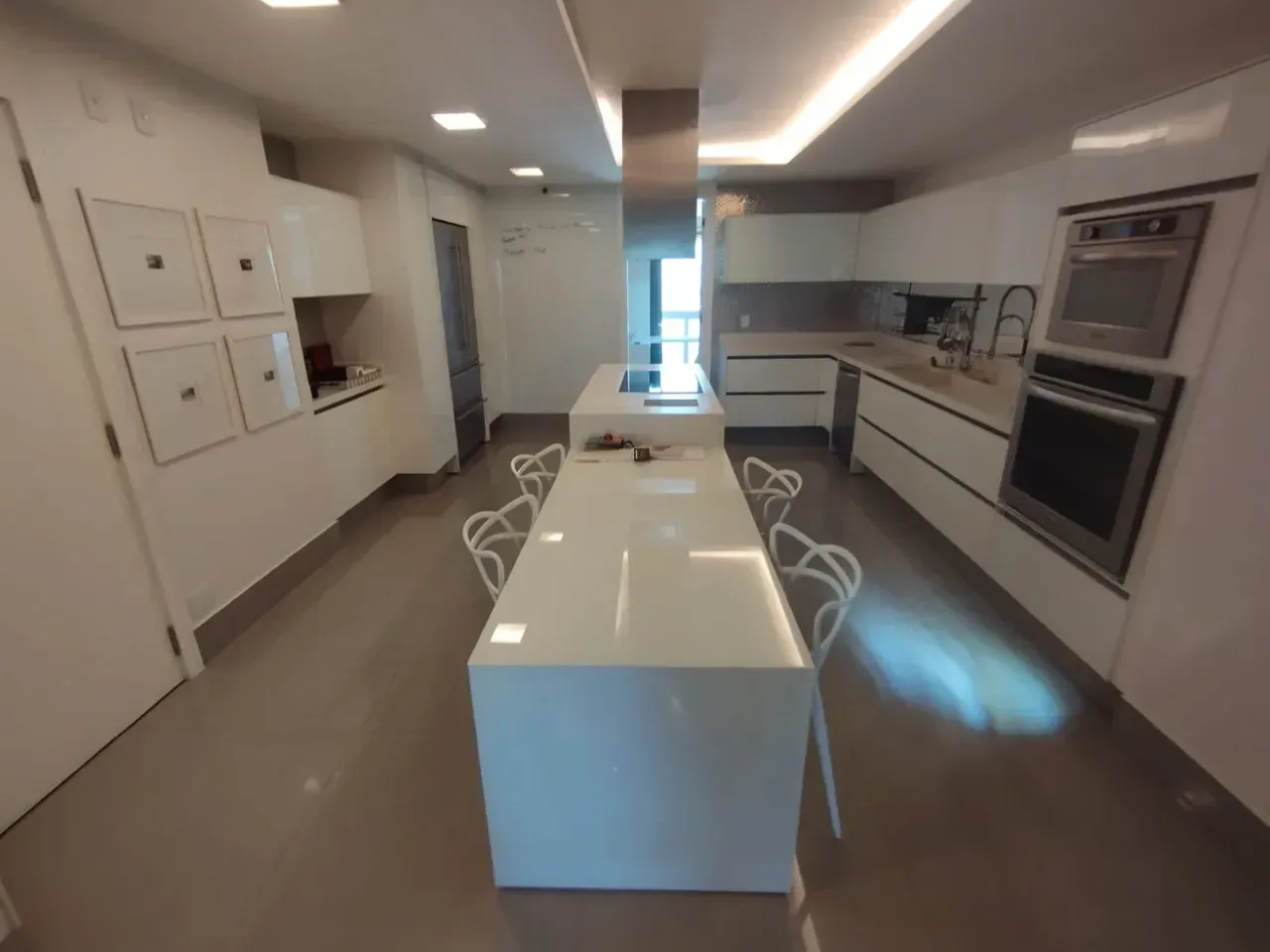Apartamento sem mobília com 4 quartos e 5 banheiros — photo 36