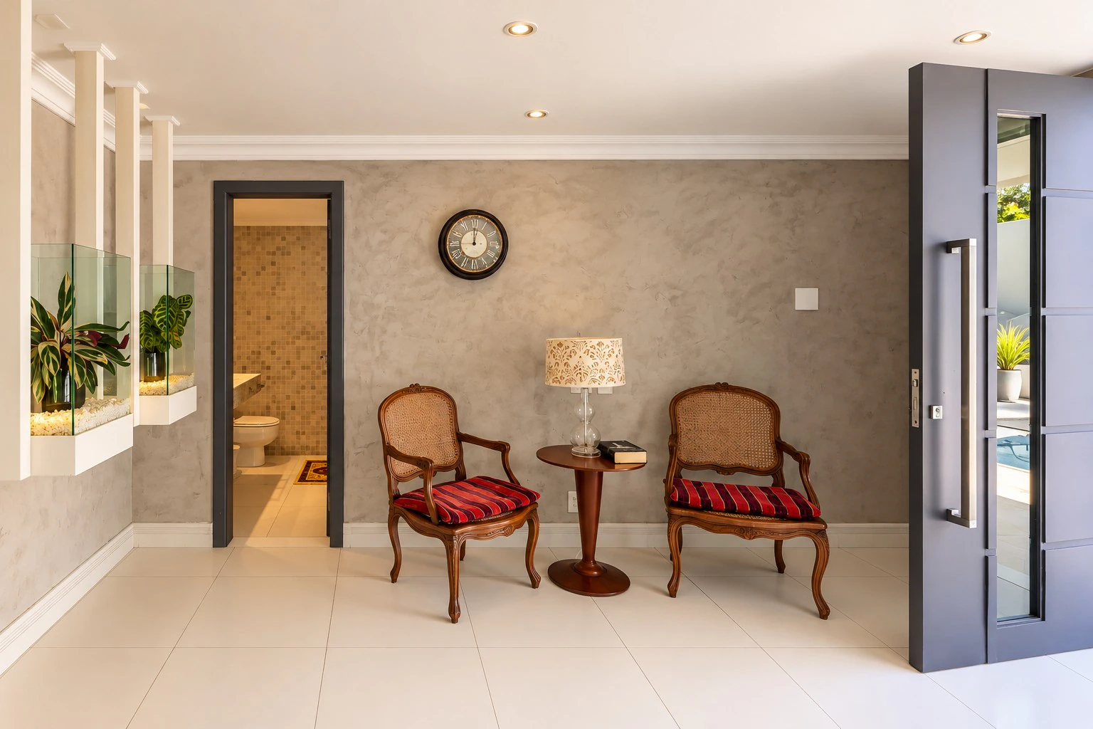 Furnished house, 1100 m², with a glass-enclosed balcony — photo 19