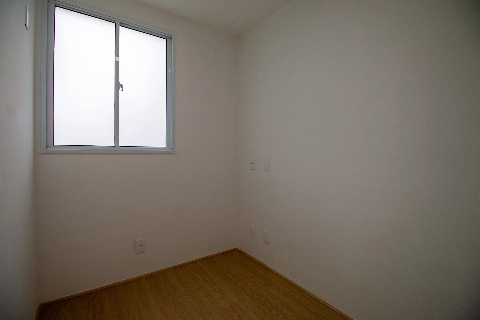 2-bedroom apartment in a building with a gym — photo 14