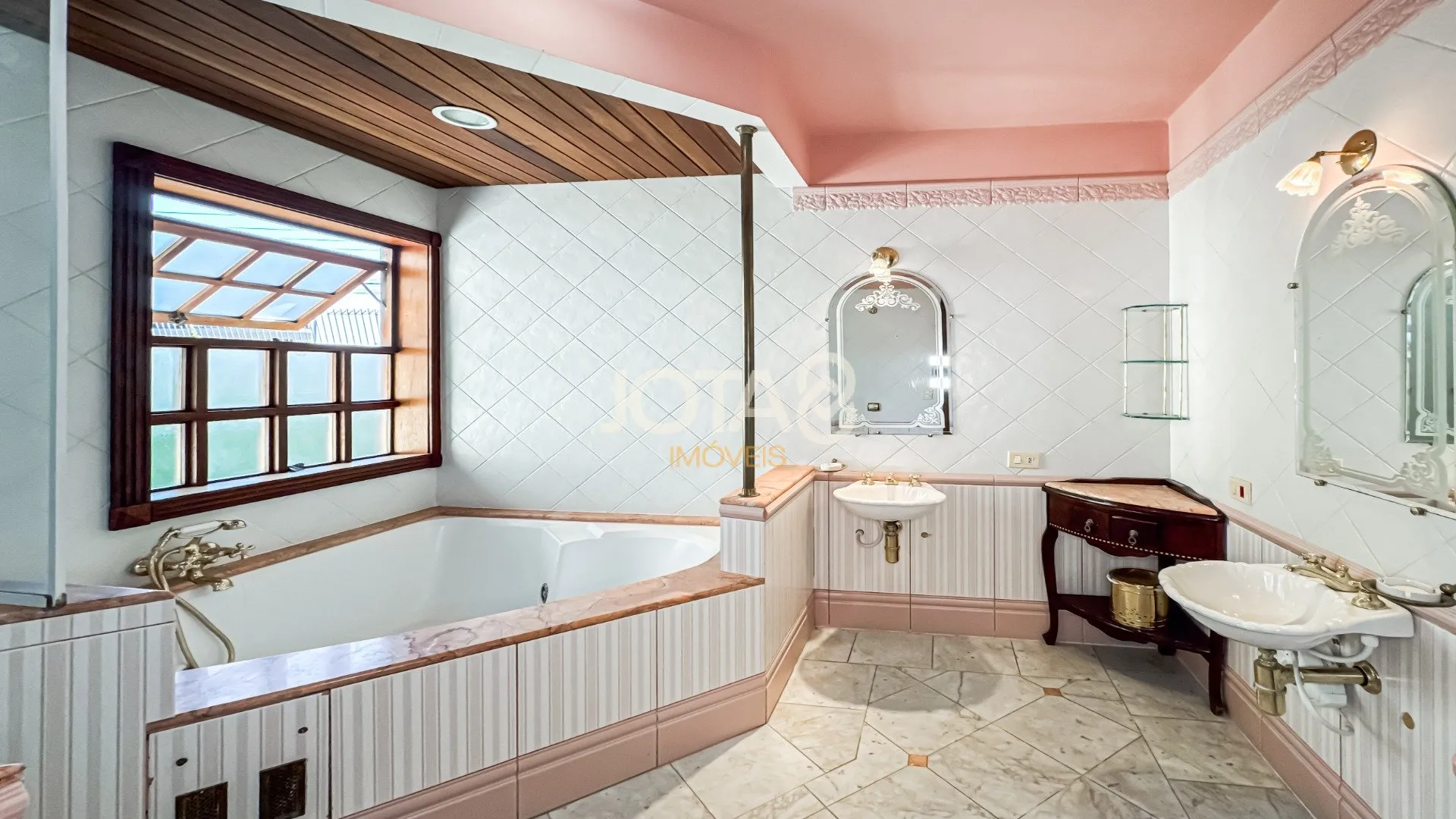 Furnished 532 m² home with yard and private BBQ — photo 10