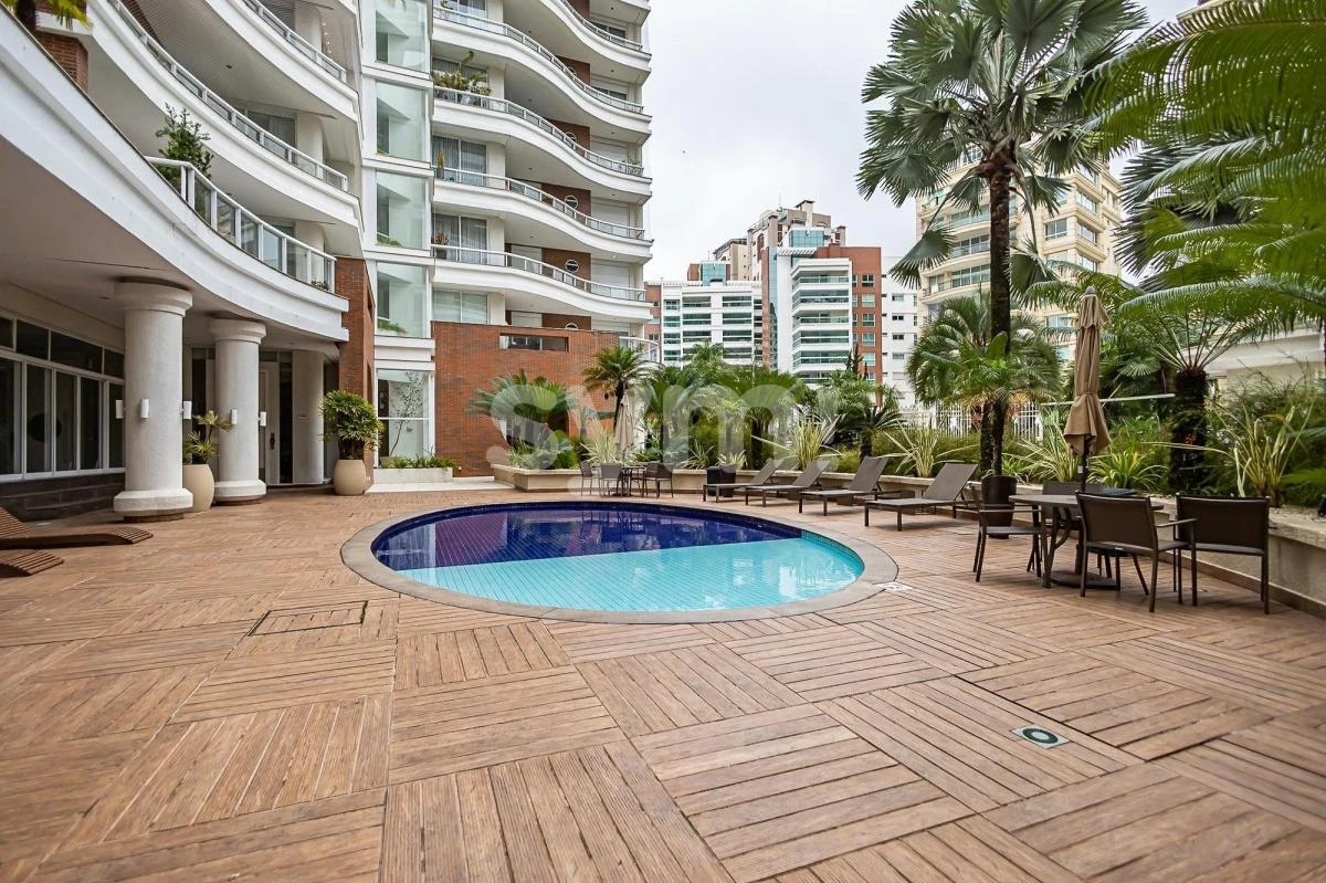 392 m² furnished apartment with 3 bedrooms and 5 baths — photo 39