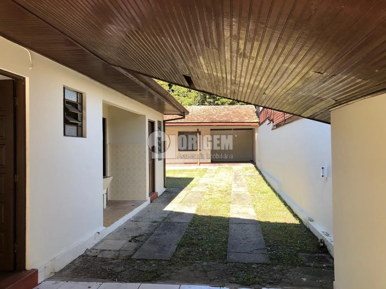 419 m² house with 5 bedrooms and 2 bathrooms — photo 3