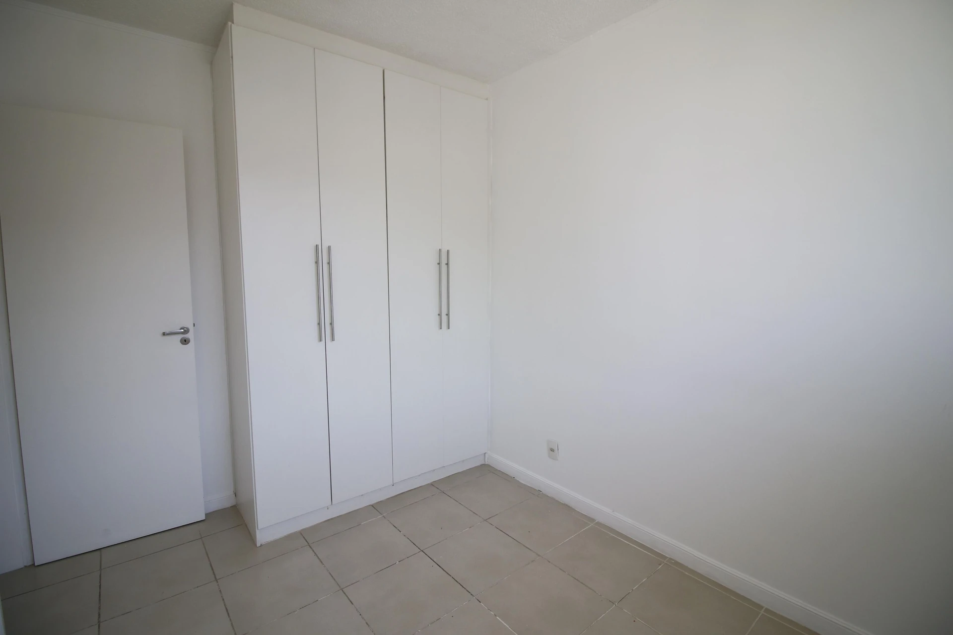 2-bedroom apartment in a building with a gym — photo 27