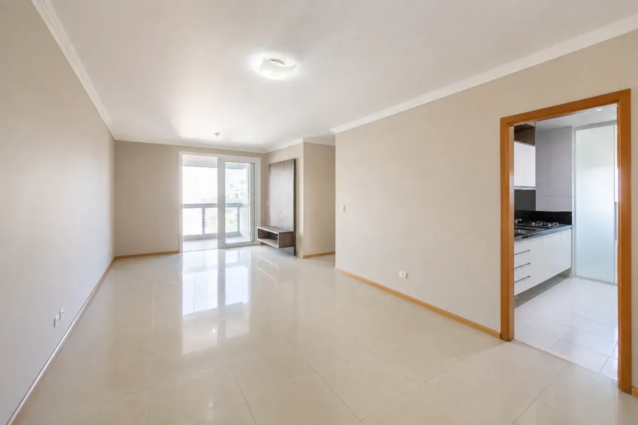 Unfurnished 3-bedroom apartment with 2 bathrooms
