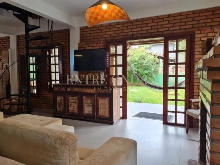 Furnished house, 120 m², with a fireplace
