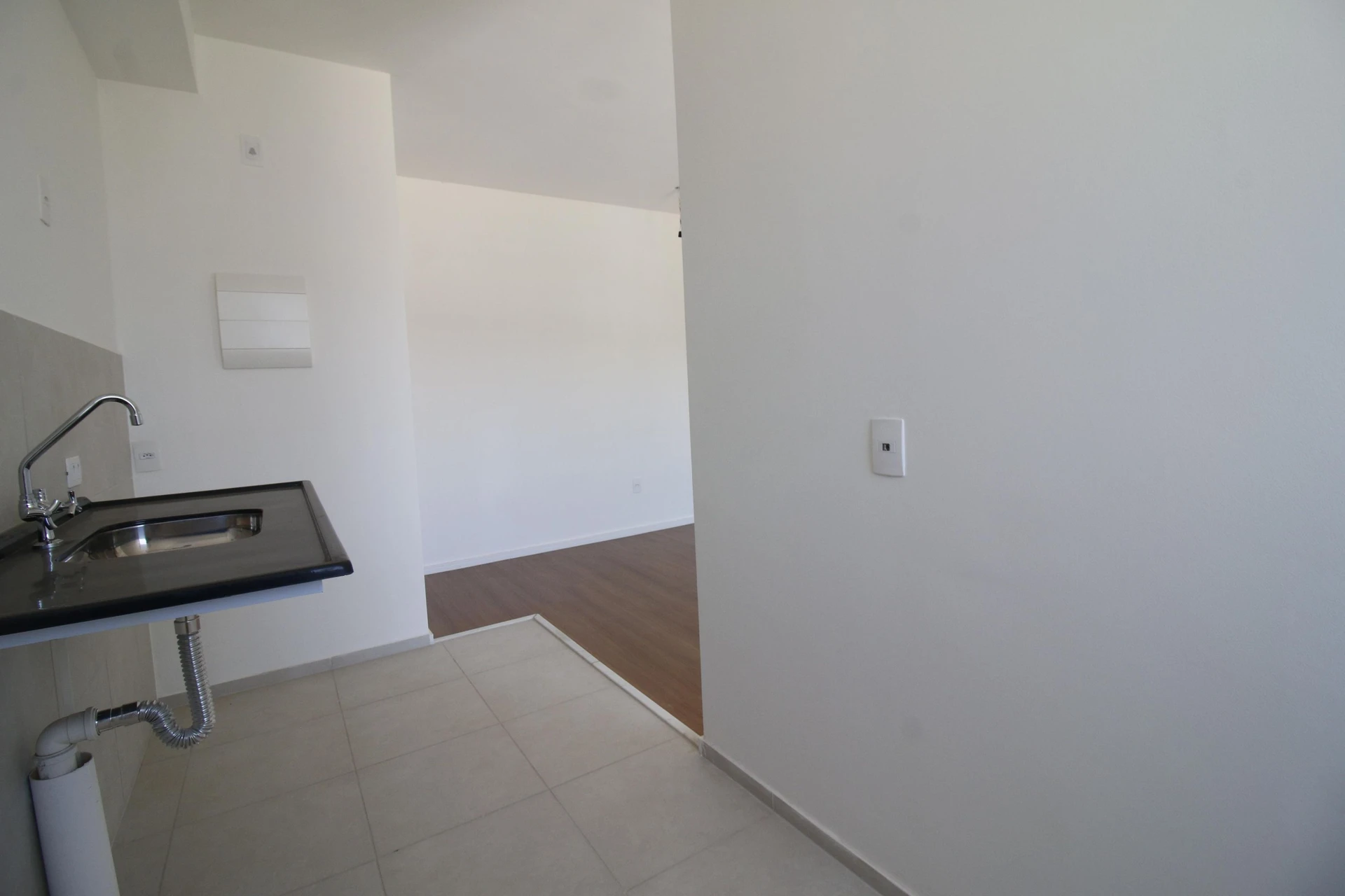 Unfurnished apartment with 2 bedrooms and 1 bathroom — photo 23