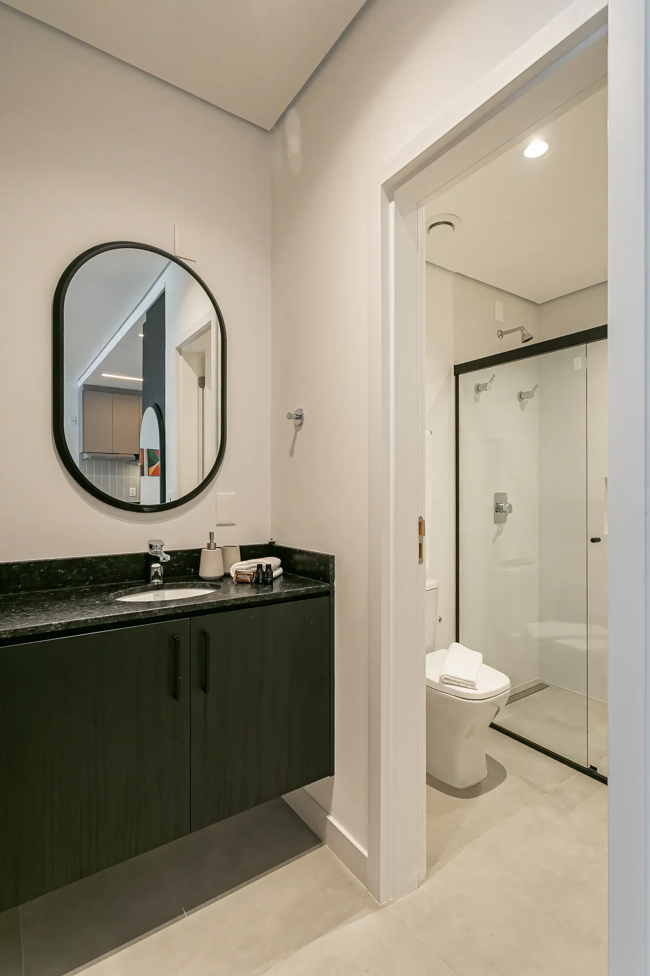 Меблированное студио с открытой кухней 54 м² — photo 12