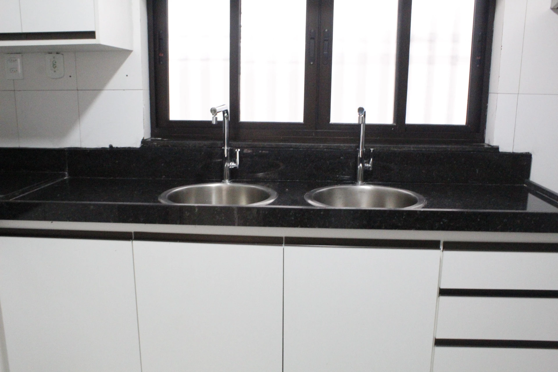 House with 5 bedrooms and 5 parking spaces — photo 2
