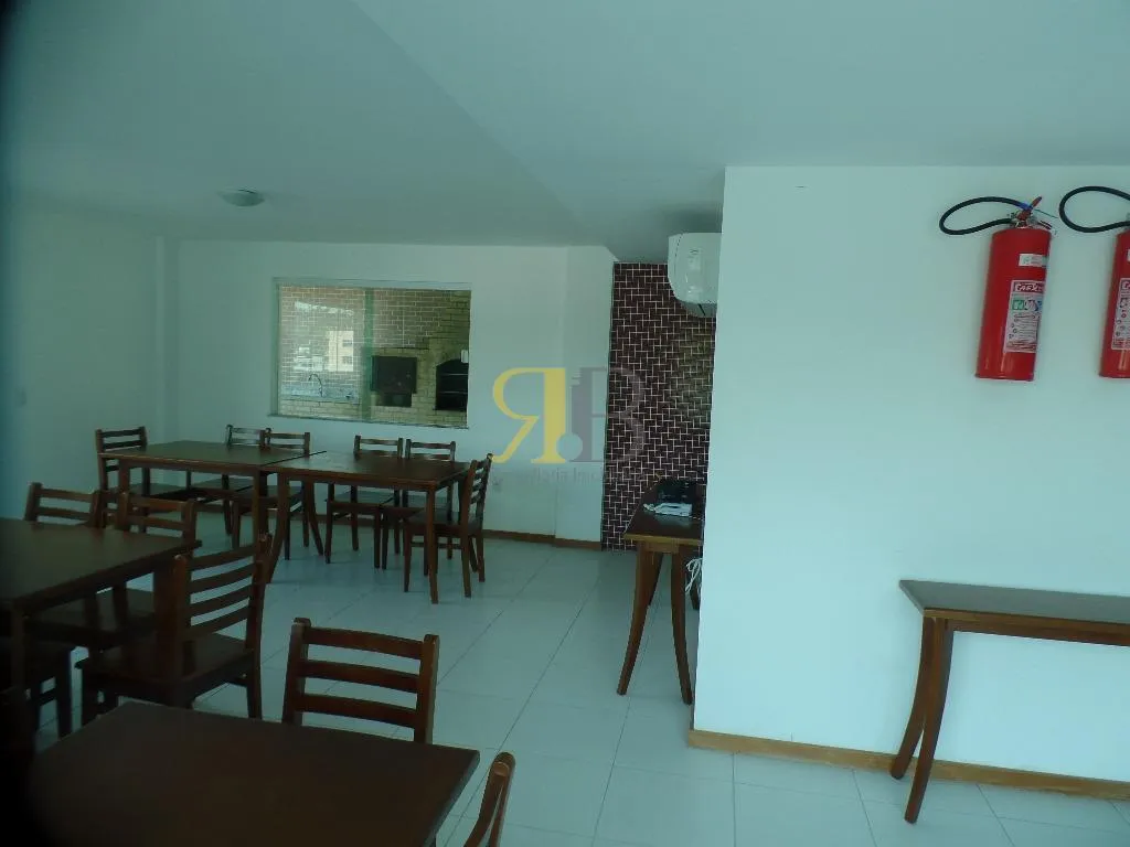 House with 4 bedrooms and open-plan gas kitchen — photo 37