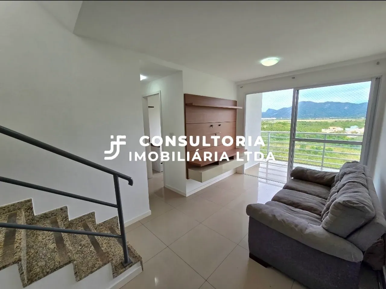 Unfurnished apartment with air conditioning and 3 bedrooms — photo 3