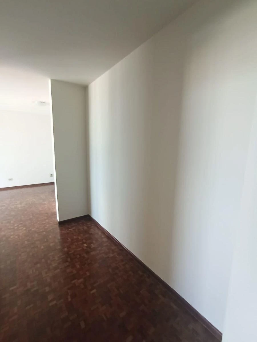 Wood or laminate floors in a 3-bedroom apartment, 110 m² — photo 14