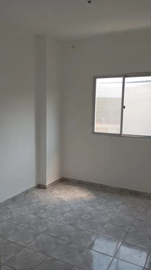 Casa com 2 quartos e tanque na área de serviço — photo 7