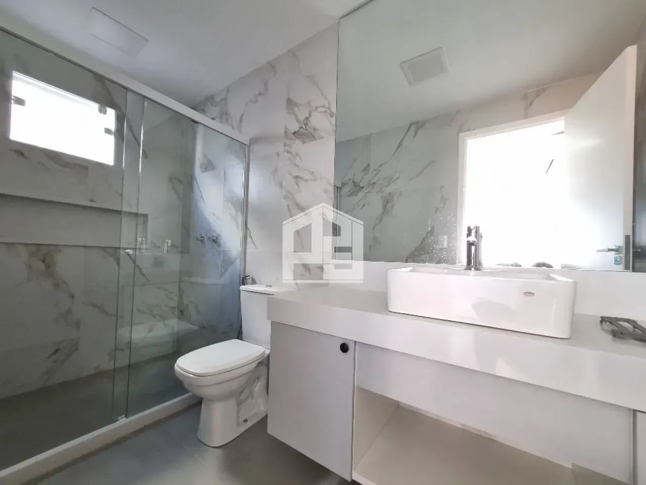 Triplex house with 4 bedrooms and 5 bathrooms, 2 parking — photo 17