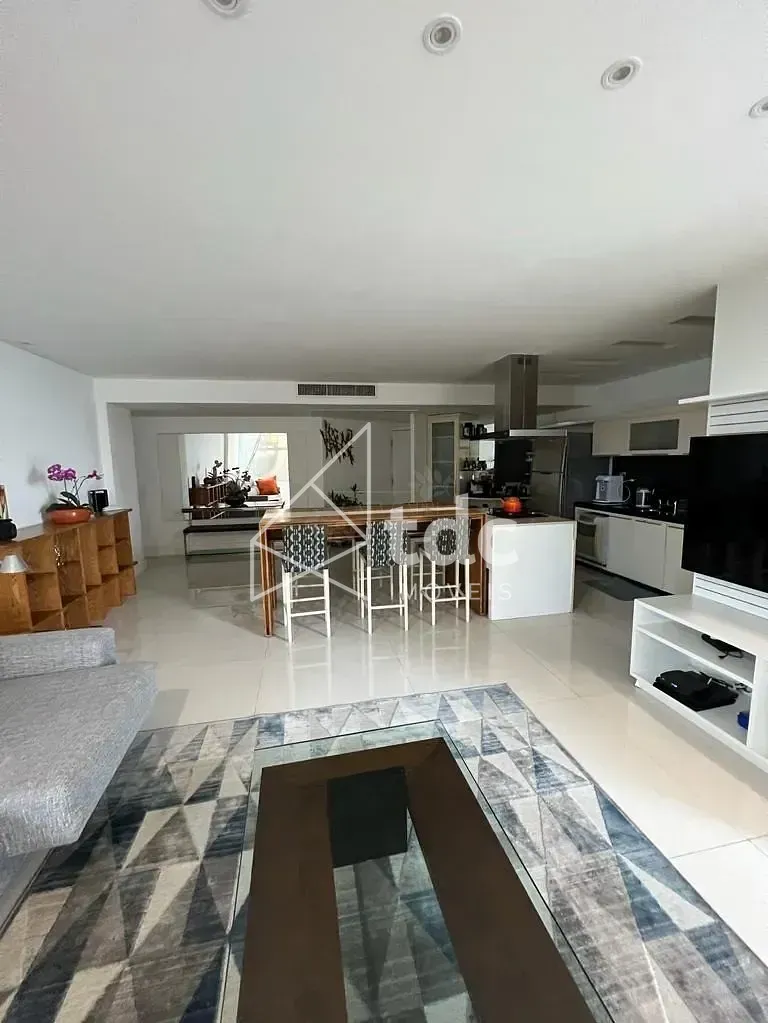 Furnished apartment with 2 en-suite bedrooms — photo 3
