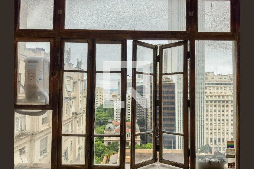 Furnished studio, 30 m², with floor-to-ceiling windows — photo 26