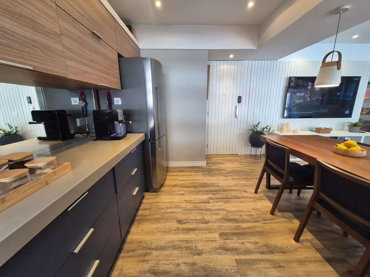 90 m² apartment with a home office and a washing machine — photo 25