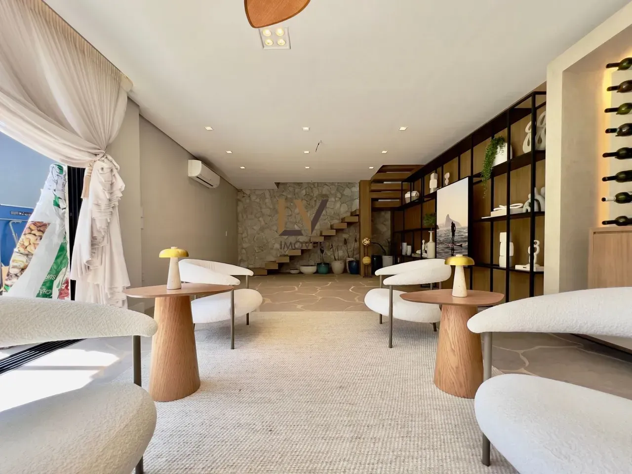 Furnished house with 800 m², 5 bedrooms and open-plan kitchen — photo 17
